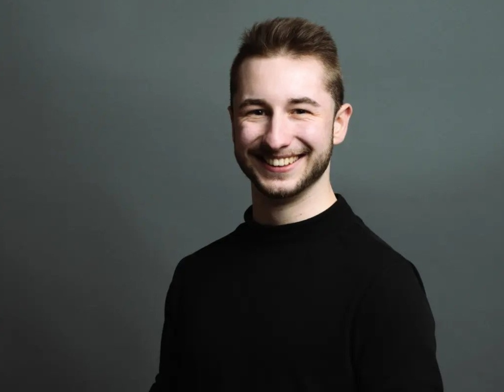 Daniel Tomáš -  baryton