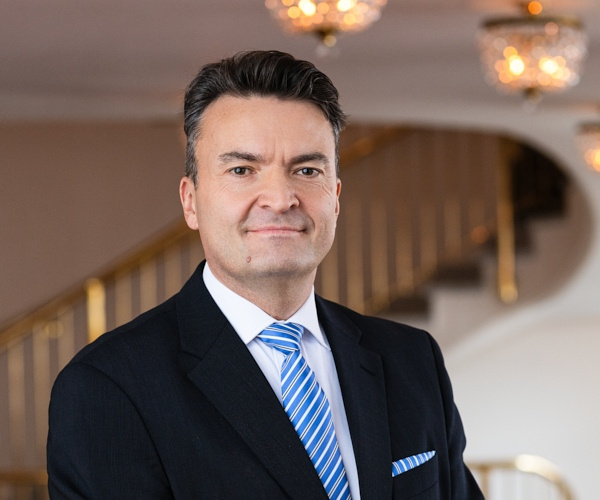 Miloslav Oswald - šéf opery, šéfdirigent