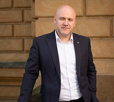 „Čardášová princezna má stále co říct. Láska, hudba a naděje nestárnou,“ říká režisér inscenace Michal Lieberzeit