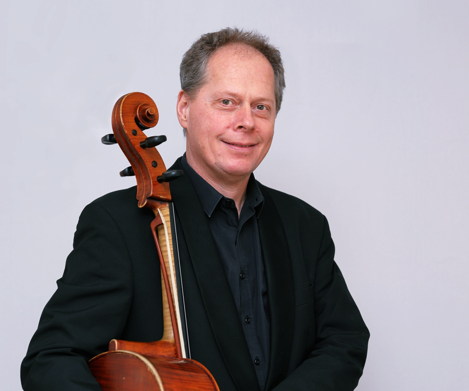 Hynek Schütz - violoncello, koncertní mistr
