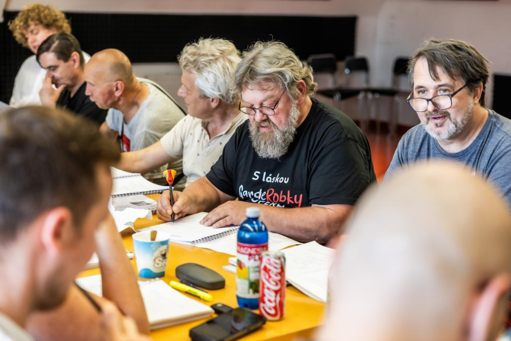 Slezské divadlo Opava se mění ve filmový ateliér: Natáčí se u nás muzikál „SMÍCH, ŽÁR I MRÁZ“